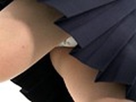 スローモーションでじっくり眺める 女子校生の自転車パンチラ 3　サンプル画像08